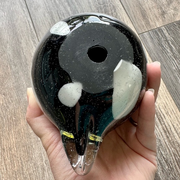 Art Glass Penguin Figurine / Paperweight - Picture 5 of 8